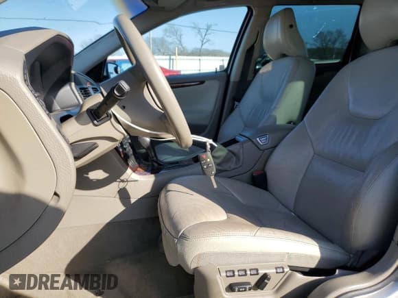 ✅ 2006 Volvo V70 2.4L • VIN: YV1SW640562594581 • Lot: 48371255. Listed on Copart with 168,952 mi. Free auction sales archive from the USA and detailed vehicle history report at DreamBid. Image 7.