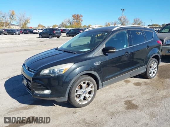 ✅ 2014 Ford Escape Titanium • VIN: 1FMCU9J93EUA67819 • Lot: 43595851. Wystawiony na IAAI z przebiegiem 165 622 mil. Bezpłatny archiwum sprzedaży aukcyjnych z USA i szczegółowy raport historii pojazdu na DreamBid. Zdjęcie 2.