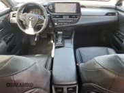 ✅ 2022 Lexus ES 350 Ultra Luxury • VIN: 58AFZ1B1XNU123577 • Lot: 57598595. Listed on Copart with 30,986 mi. Free auction sales archive from the USA and detailed vehicle history report at DreamBid. Image 8.