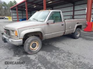 ✅ 1999 GMC Sierra 3500 • VIN: 1GTHK34R5XF018010 • Lot: 43618258. Wystawiony na IAAI z przebiegiem 142 904 mil. Bezpłatny archiwum sprzedaży aukcyjnych z USA i szczegółowy raport historii pojazdu na DreamBid. Zdjęcie 2.