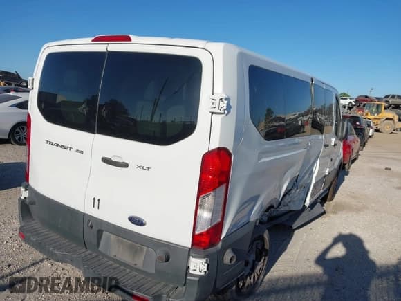 ✅ 2017 Ford Transit XL • VIN: 1FBZX2ZM5HKA20740 • Lot: 41144911. Wystawiony na IAAI z przebiegiem 201 936 mil. Bezpłatny archiwum sprzedaży aukcyjnych z USA i szczegółowy raport historii pojazdu na DreamBid. Zdjęcie 4.