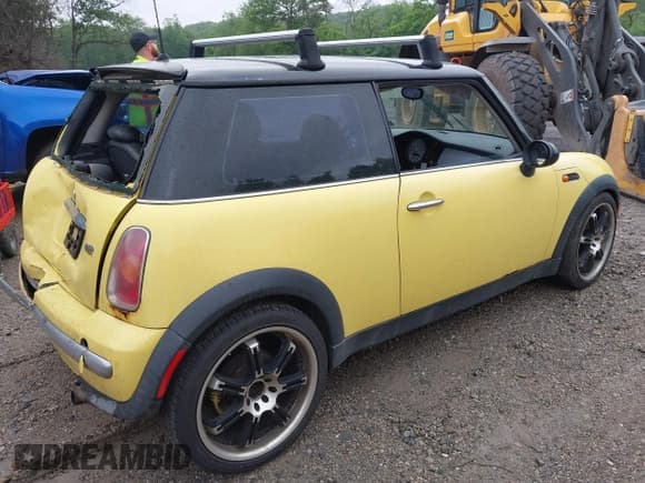 ✅ 2002 MINI Hardtop • VIN: WMWRC33472TC33275 • Lot: 42537323. Listed on IAAI with 173,611 mi. Free auction sales archive from the USA and detailed vehicle history report at DreamBid. Image 4.
