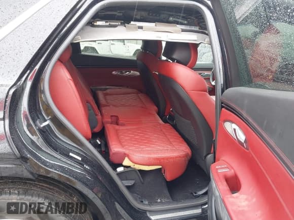 ✅ 2022 Genesis GV70 Sport • VIN: KMUMCDTC0NU018758 • Lot: 41735229. Listed on IAAI with 42,717 mi. Free auction sales archive from the USA and detailed vehicle history report at DreamBid. Image 8.