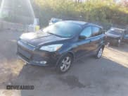 ✅ 2015 Ford Escape SE • VIN: 1FMCU9GX8FUA56256 • Lot: 43587626. Wystawiony na IAAI z przebiegiem 187 491 mil. Bezpłatny archiwum sprzedaży aukcyjnych z USA i szczegółowy raport historii pojazdu na DreamBid. Zdjęcie 2.