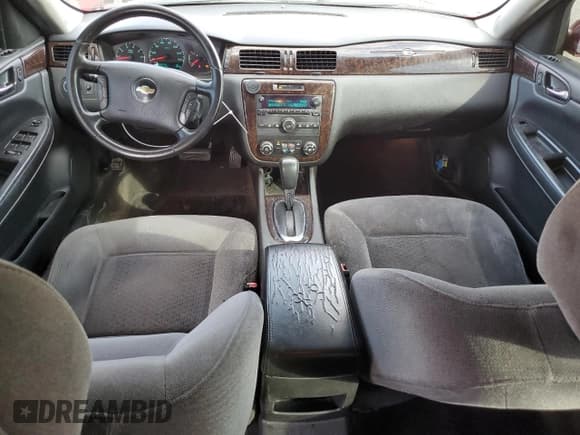 ✅ 2014 Chevrolet Impala LT • VIN: 2G1WB5E30E1183232 • Lot: 86183845. Wystawiony na Copart z przebiegiem 184 866 mil. Bezpłatny archiwum sprzedaży aukcyjnych z USA i szczegółowy raport historii pojazdu na DreamBid. Zdjęcie 8.