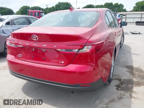 ✅ 2025 Toyota Camry LE • VIN: 4T1DBADK7SU012621 • Lot: 42034225. Listed on IAAI with 351 mi. Free auction sales archive from the USA and detailed vehicle history report at DreamBid. Image 4.