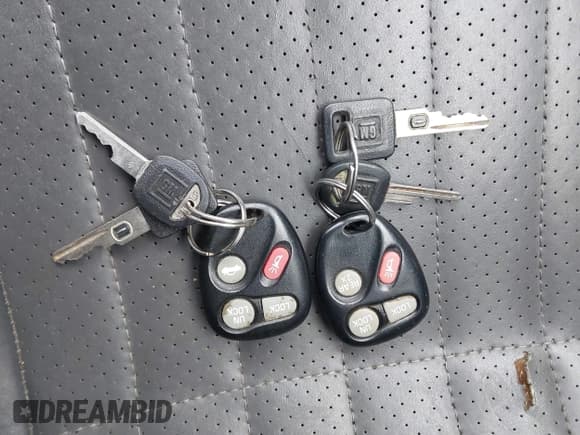 ✅ 1997 Chevrolet Camaro Z28 • VIN: 2G1FP32P6V2110373 • Lot: 43796484. Wystawiony na IAAI z przebiegiem 201 319 mil. Bezpłatny archiwum sprzedaży aukcyjnych z USA i szczegółowy raport historii pojazdu na DreamBid. Zdjęcie 11.