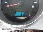 ✅ 2007 Chevrolet Silverado 1500 1LT • VIN: 2GCEC13J271510467 • Lot: 42184998. Wystawiony na IAAI z przebiegiem 258 558 mil. Bezpłatny archiwum sprzedaży aukcyjnych z USA i szczegółowy raport historii pojazdu na DreamBid. Zdjęcie 15.