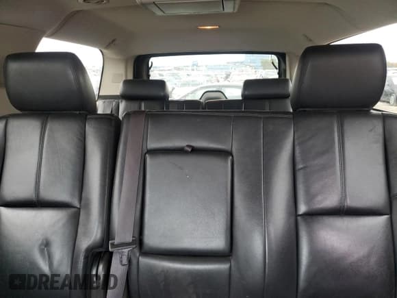 ✅ 2014 Chevrolet Suburban LT • VIN: 1GNSKJE71ER240120 • Lot: 78136164. Wystawiony na Copart z przebiegiem 209 203 mil. Bezpłatny archiwum sprzedaży aukcyjnych z USA i szczegółowy raport historii pojazdu na DreamBid. Zdjęcie 10.