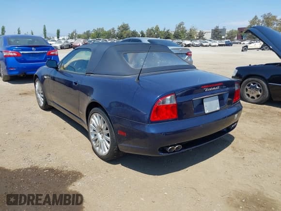 ✅ 2002 Maserati Spyder • VIN: ZAMBB18A520006915 • Lot: 42963343. Wystawiony na IAAI z przebiegiem 61 386 mil. Bezpłatny archiwum sprzedaży aukcyjnych z USA i szczegółowy raport historii pojazdu na DreamBid. Zdjęcie 3.