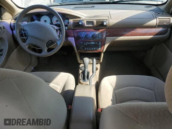 ✅ 2001 Dodge Stratus SE • VIN: 1B3EJ46UX1N552969 • Lot: 55082905. Wystawiony na Copart z przebiegiem 70 775 mil. Bezpłatny archiwum sprzedaży aukcyjnych z USA i szczegółowy raport historii pojazdu na DreamBid. Zdjęcie 8.