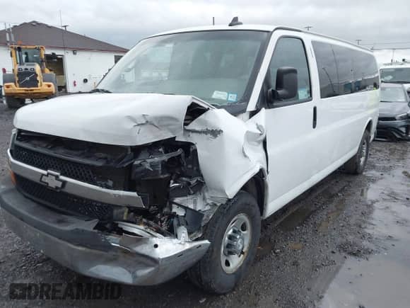 2017 Chevrolet Express Passenger LT с VIN 1GAZGPFG5H1196354, выставлен на аукционе IAAI как лот 40938913 с пробегом 117 647 миль миль и . История ставок и продаж доступна на DreamBid. Изображение 6.
