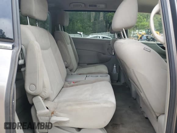 ✅ 2015 Nissan Quest S • VIN: JN8AE2KP0F9122264 • Lot: 72056475. Listed on Copart with 193,689 mi. Free auction sales archive from the USA and detailed vehicle history report at DreamBid. Image 11.