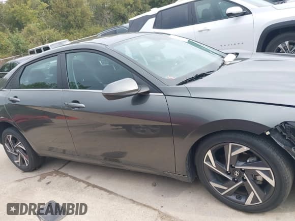 ✅ 2025 Hyundai Elantra SEL Convenience • VIN: KMHLS4DG5SU974859 • Lot: 43527412. Listed on IAAI with 18,439 mi. Free auction sales archive from the USA and detailed vehicle history report at DreamBid. Image 13.