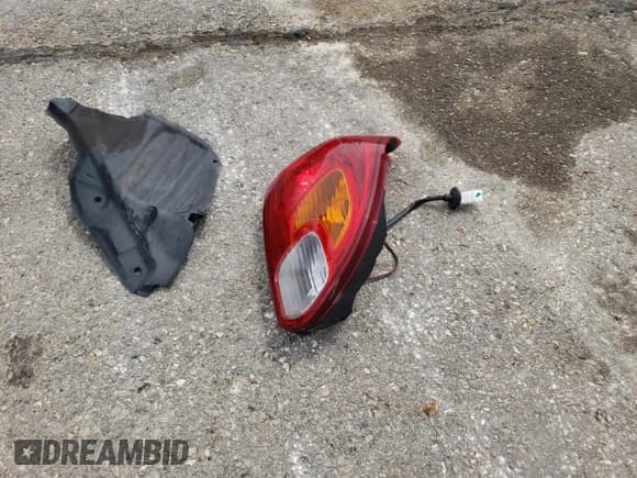 ✅ 2015 Mitsubishi Mirage DE • VIN: ML32A3HJ2FH032384 • Lot: 54233015. Listed on Copart with 87,927 mi. Free auction sales archive from the USA and detailed vehicle history report at DreamBid. Image 13.