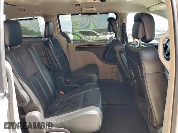 ✅ 2011 Chrysler Town & Country Limited • VIN: 2A4RR6DG0BR688074 • Лот: 69177755. Опубликован ранее на Copart с пробегом 185 046 миль. Бесплатный доступ к архиву аукционных продаж из США и подробный отчёт об истории автомобиля на DreamBid. Изображение 11.