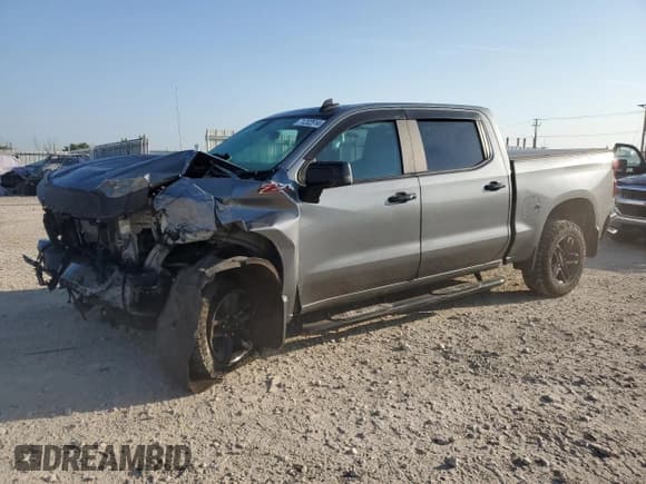 ✅ 2021 Chevrolet Silverado 1500 LT Trail Boss • VIN: 3GCPYFEL8MG221716 • Lot: 71232514. Wystawiony na Copart z przebiegiem 40 423 mil. Bezpłatny archiwum sprzedaży aukcyjnych z USA i szczegółowy raport historii pojazdu na DreamBid. Zdjęcie 1.