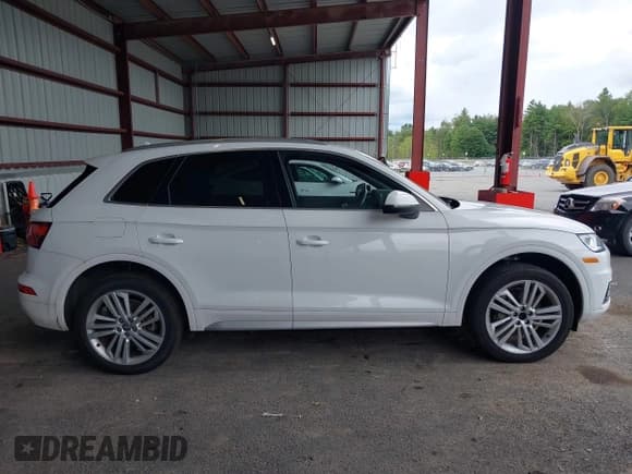 ✅ 2018 Audi Q5 Premium Plus • VIN: WA1BNAFY2J2246450 • Lot: 43095350. Wystawiony na IAAI z przebiegiem 58 391 mil. Bezpłatny archiwum sprzedaży aukcyjnych z USA i szczegółowy raport historii pojazdu na DreamBid. Zdjęcie 13.