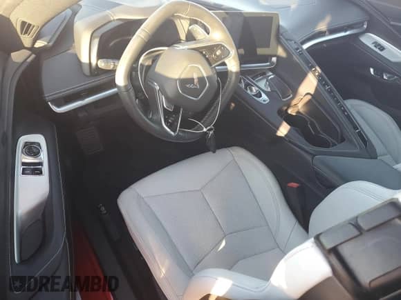 2022 Chevrolet Corvette 1LT с VIN 1G1YA2D40N5121235, выставлен на аукционе Copart как лот 81199584 с пробегом 7 372 миль миль и На запчасти • Non repairable. История ставок и продаж доступна на DreamBid. Изображение 8.