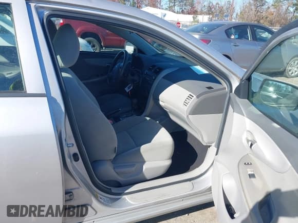 ✅ 2010 Toyota Corolla • VIN: 1NXBU4EE3AZ369014 • Lot: 43718031. Wystawiony na IAAI z przebiegiem 120 440 mil. Bezpłatny archiwum sprzedaży aukcyjnych z USA i szczegółowy raport historii pojazdu na DreamBid. Zdjęcie 5.