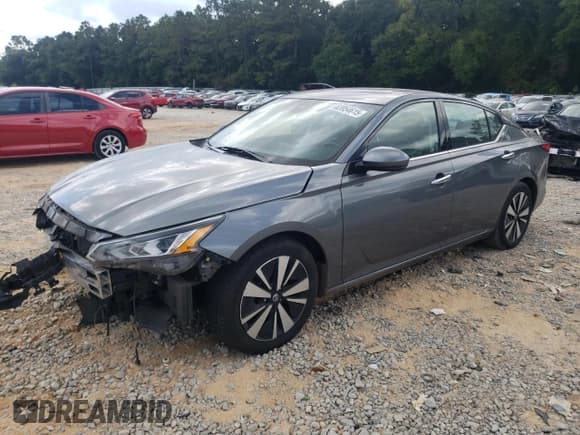 ✅ 2019 Nissan Altima SL • VIN: 1N4BL4EV8KC177401 • Lot: 82054615. Listed on Copart with 76,952 mi. Free auction sales archive from the USA and detailed vehicle history report at DreamBid. Image 1.