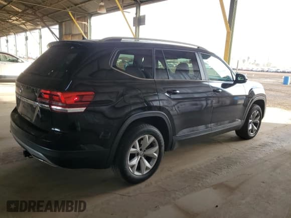 ✅ 2018 Volkswagen Atlas S • VIN: 1V2AR2CA9JC558342 • Lot: 86706254. Wystawiony na Copart z przebiegiem 142 317 mil. Bezpłatny archiwum sprzedaży aukcyjnych z USA i szczegółowy raport historii pojazdu na DreamBid. Zdjęcie 3.