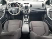 ✅ 2013 Kia Forte EX • VIN: KNAFU4A25D5671305 • Lot: 92894875. Wystawiony na Copart z przebiegiem 79 805 mil. Bezpłatny archiwum sprzedaży aukcyjnych z USA i szczegółowy raport historii pojazdu na DreamBid. Zdjęcie 8.