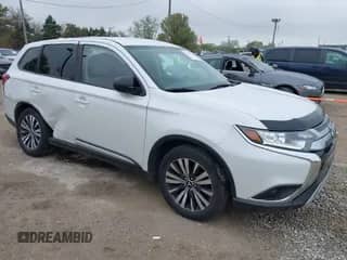 ✅ 2020 Mitsubishi Outlander ES • VIN: JA4AD2A39LZ004880 • Лот: 42188998. Опубликован ранее на IAAI с пробегом 131 914 миль. Бесплатный доступ к архиву аукционных продаж из США и подробный отчёт об истории автомобиля на DreamBid. Изображение 1.