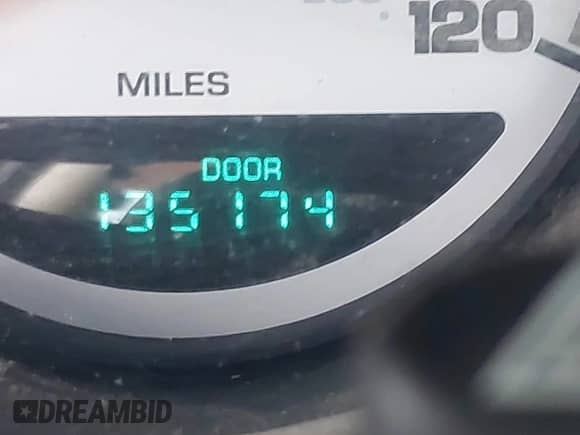 2005 Dodge Neon SXT z VIN 1B3ES56C55D244078, wystawiony jako IAAI lot #42567860 z przebiegiem 135 174 mil mil oraz . Historia ofert i sprzedaży dostępna na DreamBid. Obrazek 7.