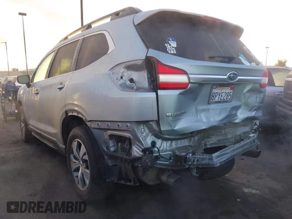✅ 2020 Subaru Ascent Premium • VIN: 4S4WMAFD3L3451064 • Lot: 43703707. Listed on IAAI with 106,617 mi. Free auction sales archive from the USA and detailed vehicle history report at DreamBid. Image 3.