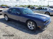 ✅ 2014 Dodge Challenger SXT • VIN: 2C3CDYAG7EH101068 • Lot: 74075524. Wystawiony na Copart z przebiegiem Nie podano. Bezpłatny archiwum sprzedaży aukcyjnych z USA i szczegółowy raport historii pojazdu na DreamBid. Zdjęcie 4.