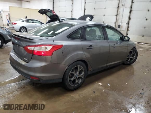 ✅ 2013 Ford Focus SE • VIN: 1FADP3F21DL175665 • Lot: 90840815. Wystawiony na Copart z przebiegiem 175 913 mil. Bezpłatny archiwum sprzedaży aukcyjnych z USA i szczegółowy raport historii pojazdu na DreamBid. Zdjęcie 3.