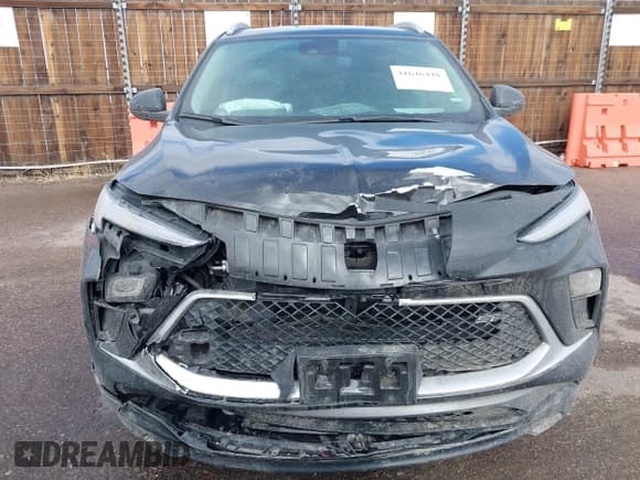 ✅ 2024 Buick Encore GX Sport Touring • VIN: KL4AMESL1RB209272 • Lot: 41646448. Wystawiony na IAAI z przebiegiem 20 797 mil. Bezpłatny archiwum sprzedaży aukcyjnych z USA i szczegółowy raport historii pojazdu na DreamBid. Zdjęcie 12.