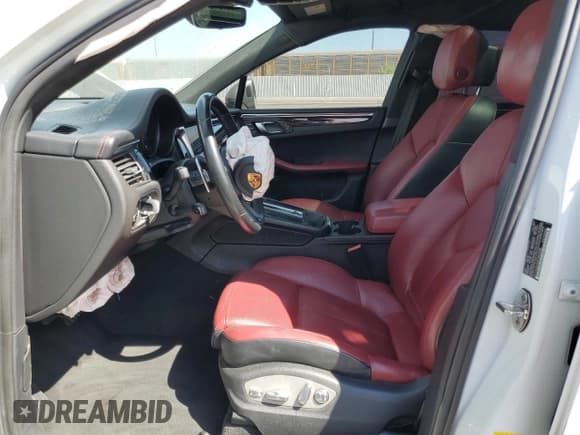 ✅ 2023 Porsche Macan • VIN: WP1AA2A50PLB00288 • Lot: 67447005. Wystawiony na Copart z przebiegiem Nie podano. Bezpłatny archiwum sprzedaży aukcyjnych z USA i szczegółowy raport historii pojazdu na DreamBid. Zdjęcie 7.