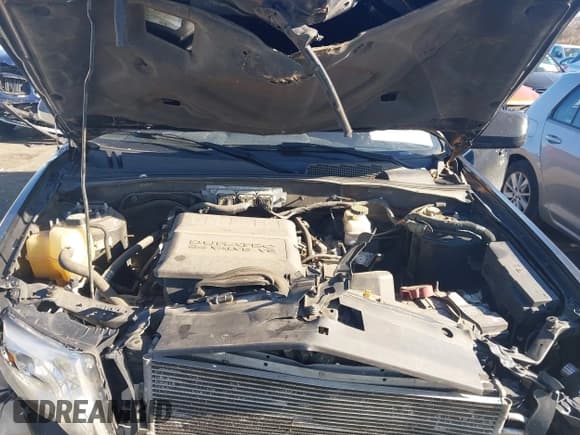 ✅ 2010 Ford Escape Limited • VIN: 1FMCU0EG3AKB29648 • Lot: 43696541. Wystawiony na IAAI z przebiegiem 129 513 mil. Bezpłatny archiwum sprzedaży aukcyjnych z USA i szczegółowy raport historii pojazdu na DreamBid. Zdjęcie 10.