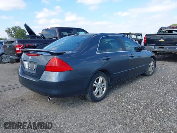 ✅ 2006 Honda Accord EX-L • VIN: 1HGCM56826A136694 • Lot: 43554842. Listed on IAAI with 186,222 mi. Free auction sales archive from the USA and detailed vehicle history report at DreamBid. Image 4.
