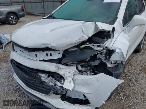 ✅ 2020 Chevrolet Trax LT • VIN: KL7CJPSB4LB064131 • Lot: 43087367. Wystawiony na IAAI z przebiegiem 81 482 mil. Bezpłatny archiwum sprzedaży aukcyjnych z USA i szczegółowy raport historii pojazdu na DreamBid. Zdjęcie 6.