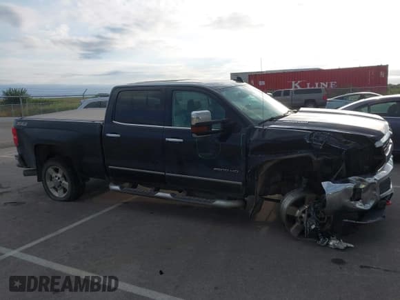 ✅ 2016 Chevrolet Silverado 2500HD LTZ • VIN: 1GC1KWE87GF124919 • Lot: 43070165. Listed on IAAI with 370,559 mi. Free auction sales archive from the USA and detailed vehicle history report at DreamBid. Image 13.