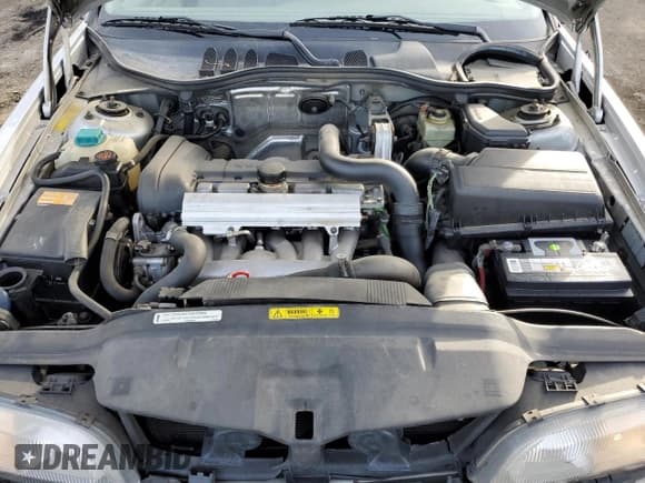 ✅ 1999 Volvo V70 XC Cross Country • VIN: YV1LZ56D7X2617561 • Lot: 84968394. Wystawiony na Copart z przebiegiem 164 035 mil. Bezpłatny archiwum sprzedaży aukcyjnych z USA i szczegółowy raport historii pojazdu na DreamBid. Zdjęcie 13.