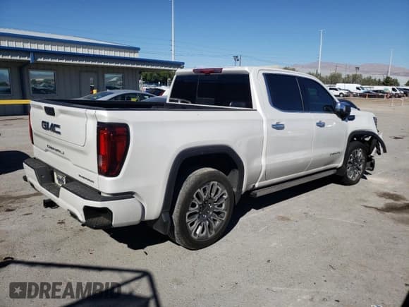 ✅ 2024 GMC Sierra 1500 Denali Ultimate • VIN: 1GTUUHEL4RZ333348 • Лот: 82270085. Опубликован ранее на Copart с пробегом 15 041 миль. Бесплатный доступ к архиву аукционных продаж из США и подробный отчёт об истории автомобиля на DreamBid. Изображение 3.