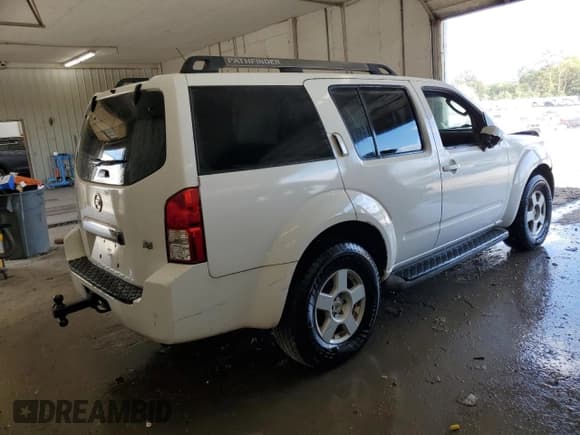✅ 2005 Nissan Pathfinder XE • VIN: 5N1AR18W45C731704 • Lot: 84627395. Listed on Copart with 221,472 mi. Free auction sales archive from the USA and detailed vehicle history report at DreamBid. Image 3.