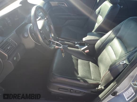 ✅ 2017 Honda Accord Sport SE • VIN: 1HGCR2F13HA283192 • Lot: 82394825. Listed on Copart with 42,933 mi. Free auction sales archive from the USA and detailed vehicle history report at DreamBid. Image 7.