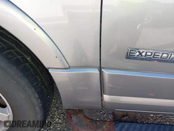 ✅ 2008 Ford Expedition SSV • VIN: 1FMFU16588LA27766 • Lot: 43388654. Listed on IAAI with 244,332 mi. Free auction sales archive from the USA and detailed vehicle history report at DreamBid. Image 13.