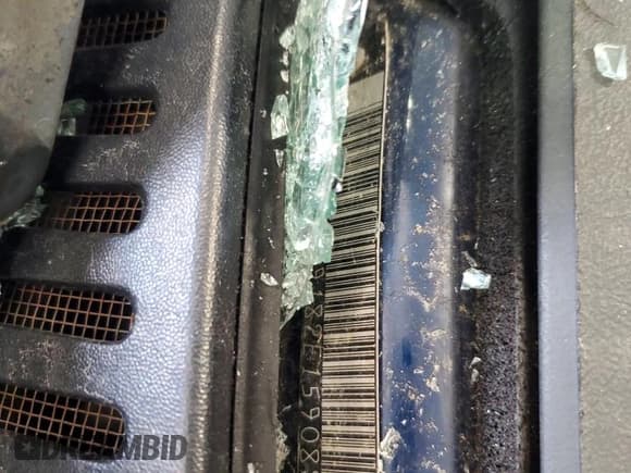 ✅ 2002 Chevrolet Silverado 2500HD LS • VIN: 1GCHK29182E159083 • Lot: 45950205. Wystawiony na Copart z przebiegiem Nie podano. Bezpłatny archiwum sprzedaży aukcyjnych z USA i szczegółowy raport historii pojazdu na DreamBid. Zdjęcie 12.