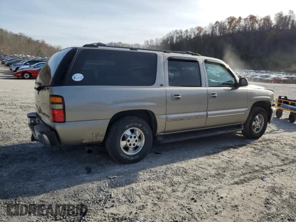 ✅ 2003 Chevrolet Suburban Z71 • VIN: 3GNFK16ZX3G236162 • Lot: 92666215. Listed on Copart with 336,835 mi. Free auction sales archive from the USA and detailed vehicle history report at DreamBid. Image 3.
