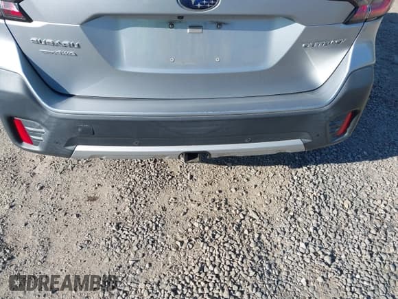 ✅ 2020 Subaru Outback Limited • VIN: 4S4BTANC6L3172251 • Lot: 42285843. Listed on IAAI with 104,262 mi. Free auction sales archive from the USA and detailed vehicle history report at DreamBid. Image 6.