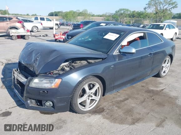 ✅ 2012 Audi S5 Premium Plus • VIN: WAUCVAFR6CA032117 • Lot: 42253758. Wystawiony na IAAI z przebiegiem 103 574 mil. Bezpłatny archiwum sprzedaży aukcyjnych z USA i szczegółowy raport historii pojazdu na DreamBid. Zdjęcie 17.