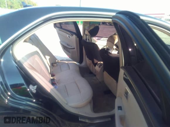 ✅ 2016 Mercedes-Benz E 350 Sport • VIN: WDDHF8JBXGB285407 • Lot: 43225665. Wystawiony na IAAI z przebiegiem 140 000 mil. Bezpłatny archiwum sprzedaży aukcyjnych z USA i szczegółowy raport historii pojazdu na DreamBid. Zdjęcie 8.