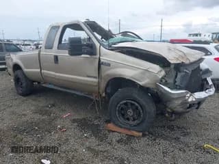 ✅ 2001 Ford F-250 XL • VIN: 1FTNX21F71EB37067 • Lot: 43401662. Wystawiony na IAAI z przebiegiem 175 667 mil. Bezpłatny archiwum sprzedaży aukcyjnych z USA i szczegółowy raport historii pojazdu na DreamBid. Zdjęcie 1.