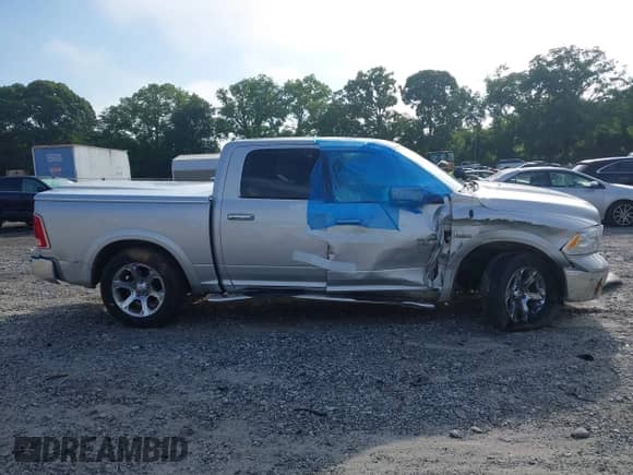 2017 Ram 1500 Laramie z VIN 1C6RR6NT5HS630364, wystawiony jako IAAI lot #42482670 z przebiegiem 68 000 mil mil oraz . Historia ofert i sprzedaży dostępna na DreamBid. Obrazek 13.